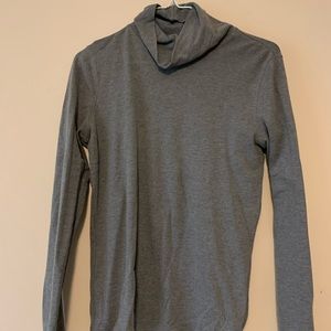 Medium turtle neck shirt